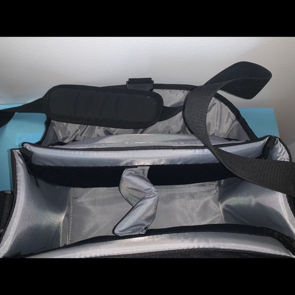 Canon DSLR Shoulder Bag + Cleaning Kit - Picture 4 of 7